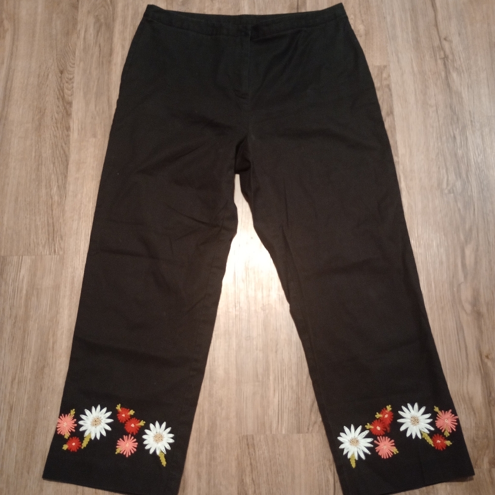 Women's Cropped Black Pants